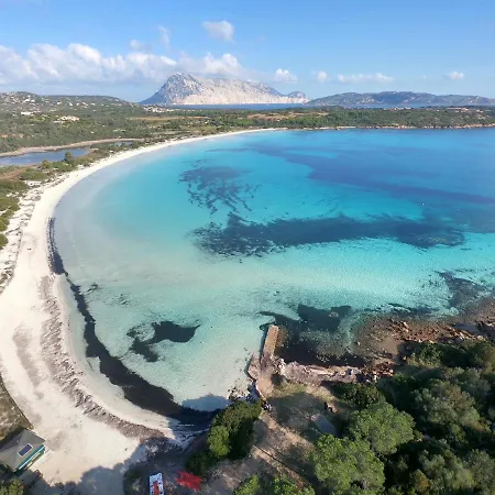 Iss Travel, In Via Torino - 800 M From La Cinta Aparthotel San Teodoro (Sardinia)