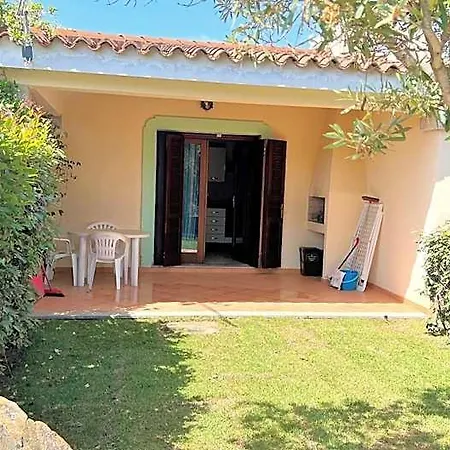 Aparthotel Iss Travel, In Via Torino - 800 M From La Cinta San Teodoro (Sardinia)
